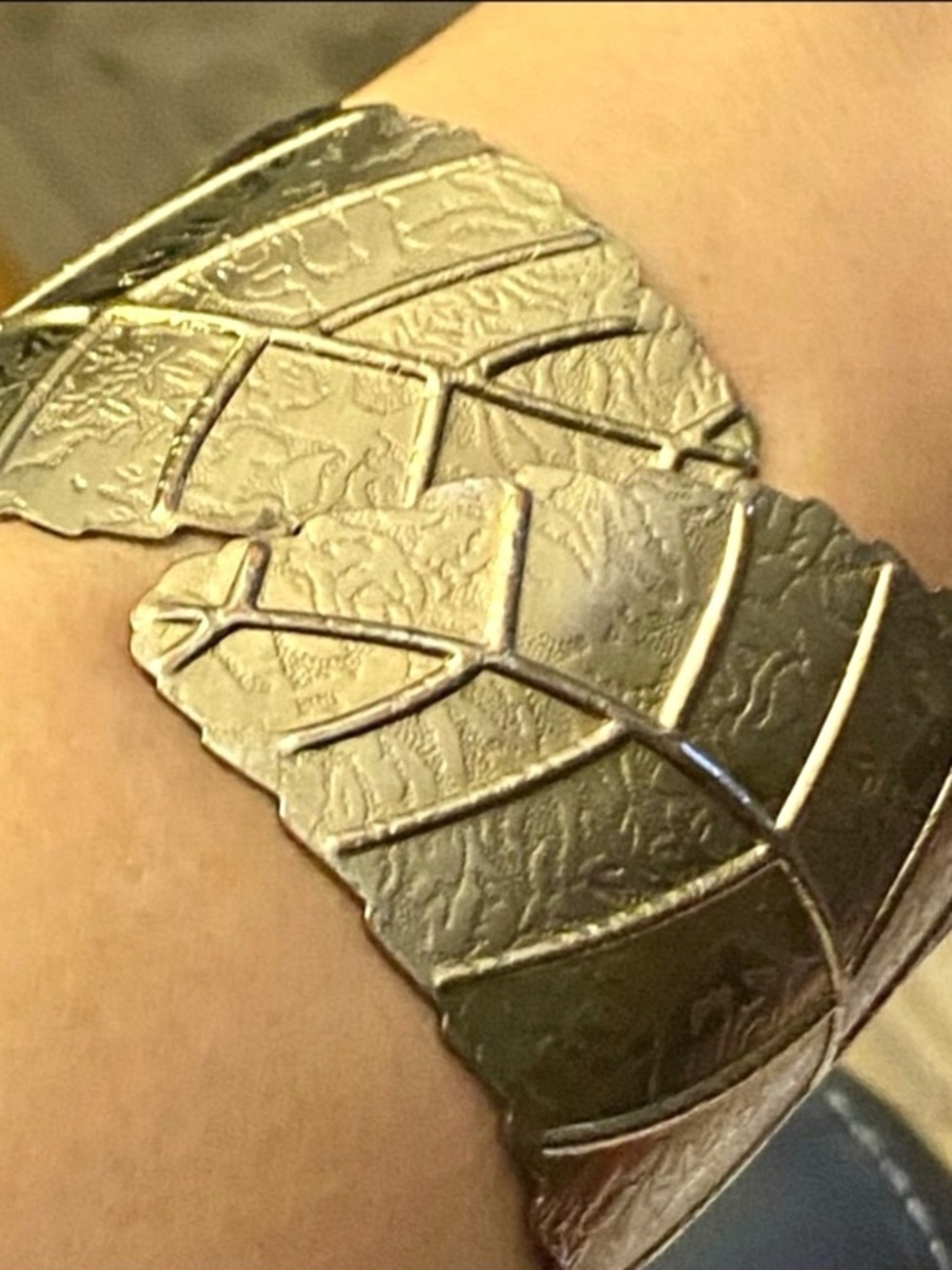 Gold Tone Textured Wide Leaf Design Hinge Overlapping Cuff Bracelet Bohemian